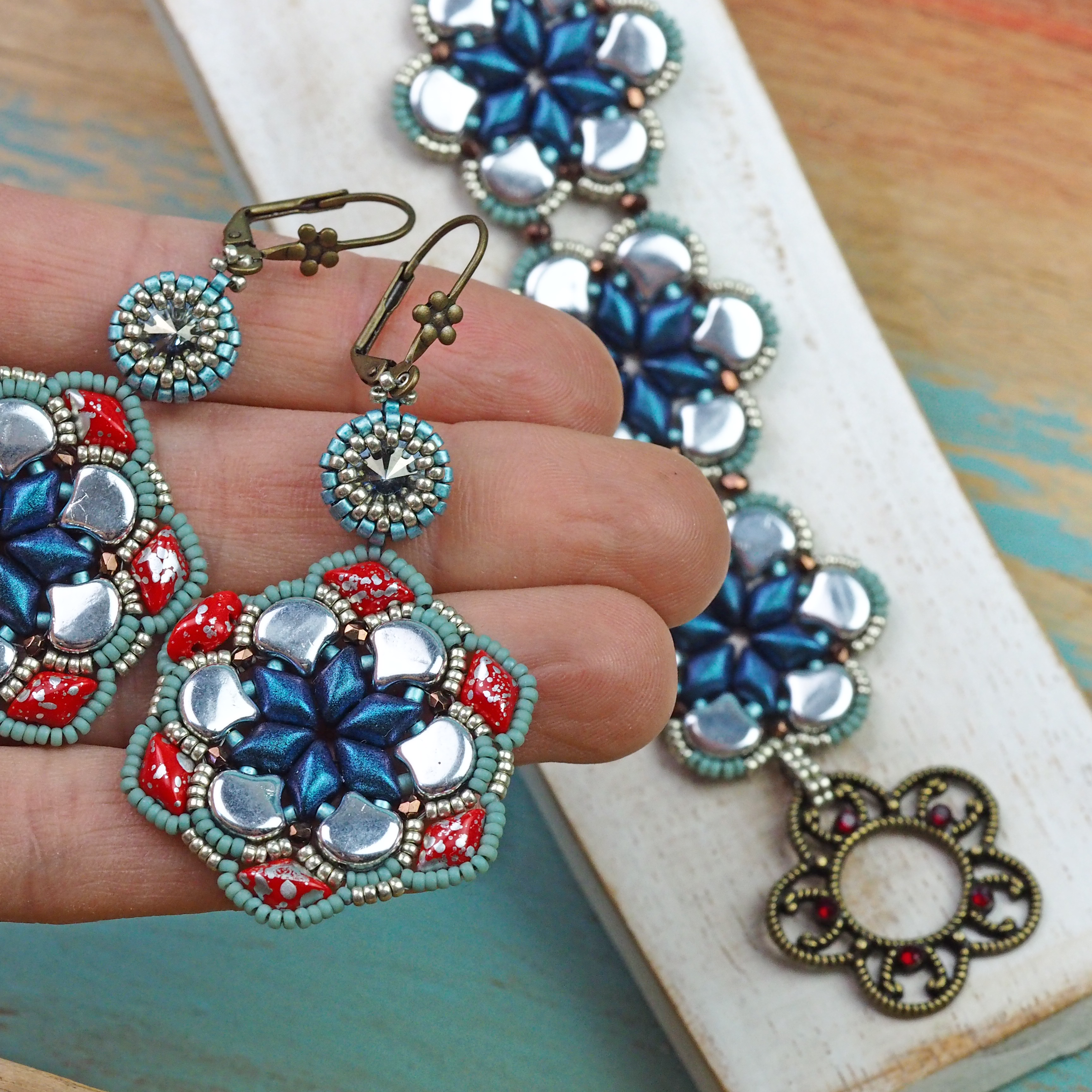 GEMSTONE ROSE bracelet and earrings beading tutorial 