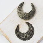 Antique Bronze filigree small crescent 22x24 mm x 2 pc(s)