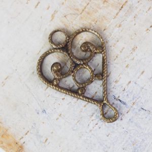 Antique bronze filigree heart connector 10x15 mm x 1 pc