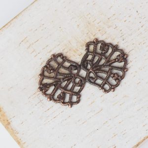 Antique copper filigree bowtie 26x15 mm x 1 pc