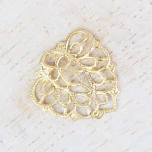 Yellow gold filigree falling leaf 18x18 mm x 1 pc