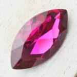 17x32 mm navette glass cabochon Funchsia x 1 pc(s)