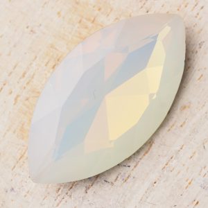 17x32 mm navette glass cabochon White Opal x 1 pc(s)