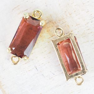 9x22 mm rectangle crystal connector Burgundy x 1 pc(s)