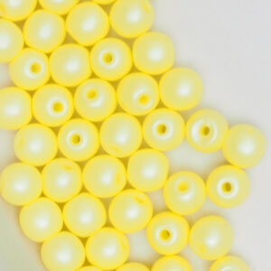 4 mm round glass pearls Powdery - Pastel Yellow x 60 pc(s)