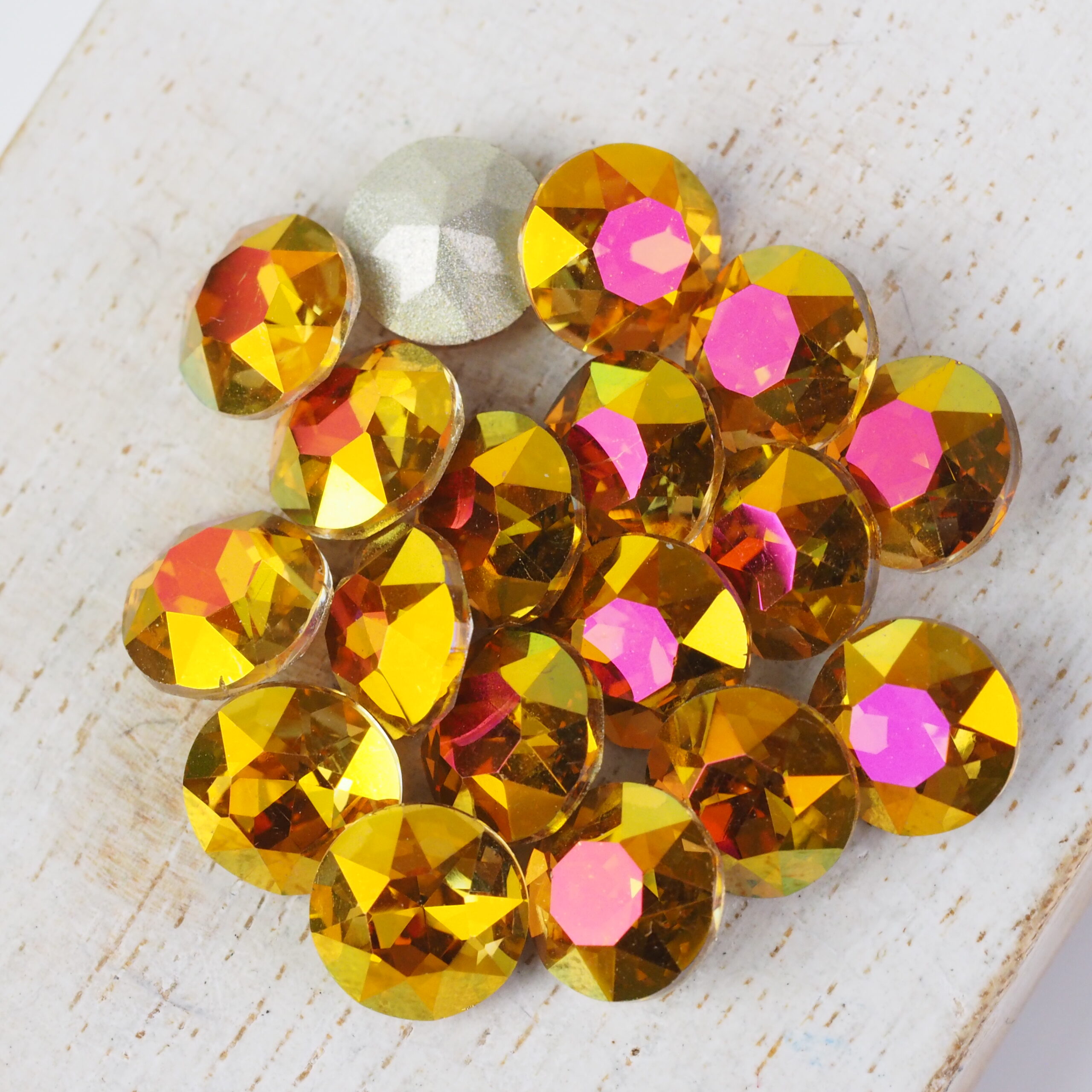 8 mm round glass cabochons