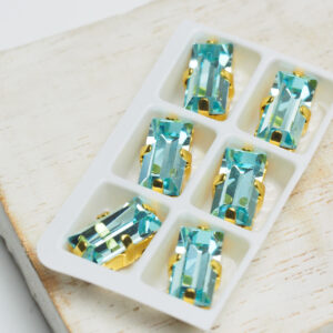 5x10 mm baguette glass cabochon Aquamarine with Gold Claw x 6 pc(s)