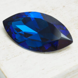 17x32 mm navette glass cabochon Montana Blue x 1 pc(s)