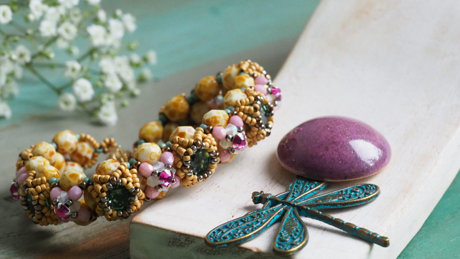 to the Beadingschool Academy!