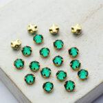 4 mm/ss16 Preciosa sew-on rhinestone Emerald in Gold-colored setting x 20 pc(s)