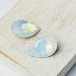 13x18 mm pear glass cabochon White Opal x 2 pc(s)