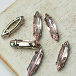 4x15 mm navette glass cabochon Light Rose with silver-colored claw x 6 pc(s)