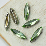 4x15 mm navette glass cabochon Peridot with silver-colored claw x 6 pc(s)