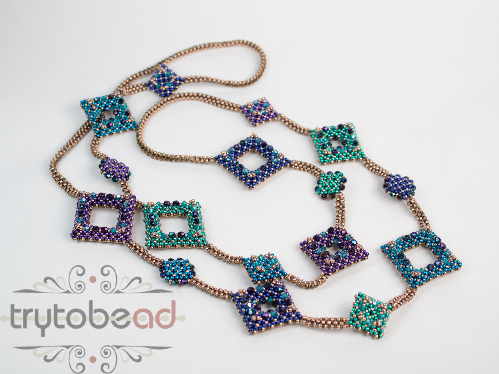 Sabine Lippert's Beadwork Evolution: New Techniques Using Peyote Stitch and  Right Angle Weave (Lark Jewelry & Beading Bead Inspirations) - Lippert,  Sabine: 9781454708247 - AbeBooks