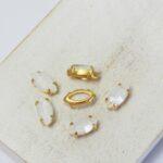 5x10 mm Navette glass cabochon Frozen Matt White with gold-colored claw x 6 pc(s)