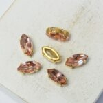 5x10 mm Navette glass cabochon Light Peach with gold-colored claw x 6 pc(s)