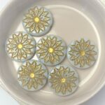 18 mm Origami Flower bead 02010-54302 Alabaster Gold Painted x 6 pc(s)