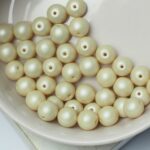 6 mm Round Glass beads Powdery Beige x 40 pc(s)