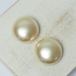 16 mm Preciosa Nacre half-drilled button Cream x 2 pc(s)