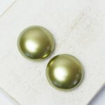 16 mm Preciosa Nacre half-drilled button Light Green x 2 pc(s)