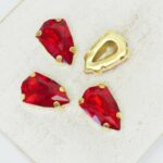 9x14 mm kite glass cabochon Light Siam with gold-colored claw x 4 pc(s)