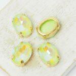 10x14 mm oval glass cabochon Peridot Shine with gold-colored claw x 4 pc(s)