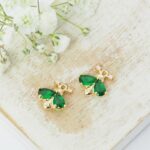 11x12 mm Sweet Bee glass drop in gold setting Emerald x 2 pc(s)