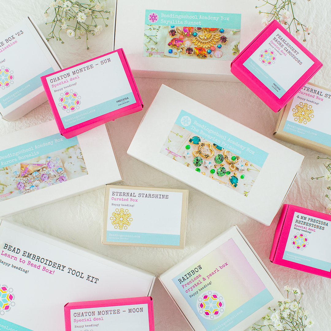 Beadingschool boxes and collections