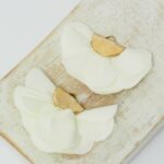 2x4 cm fan flower Light Cream x 2 pc(s)