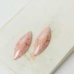 10x28 mm Small Navette Beadingschool Art Cabochon Nacreous Red on light clay x 2 pc(s)