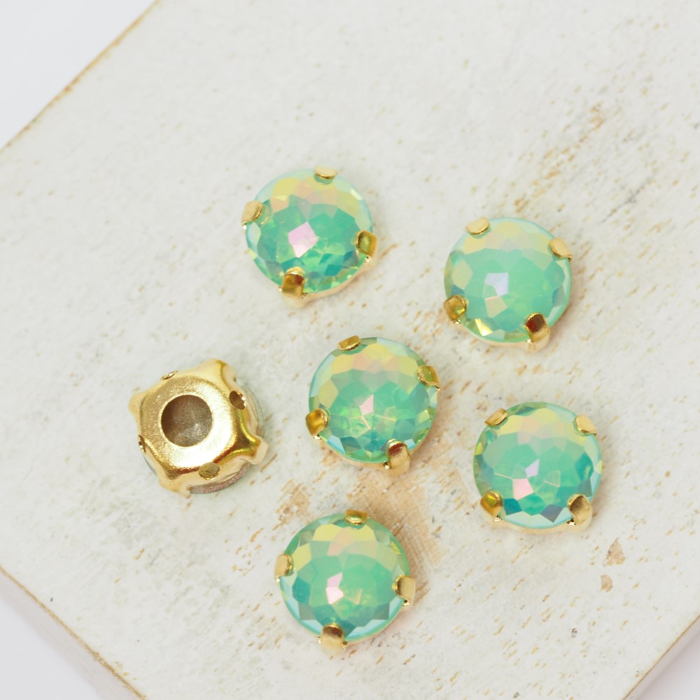 8 mm round glass cabochons with claw