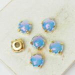 8 mm round glass cabochon Sapphire Opal AB with gold-colored claw x 6 pc(s)