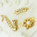 Neumann clasp collection Nora