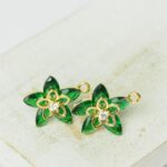 13x15.5 mm Flower Earstud Emerald  Gold-colored x 2 pc(s)