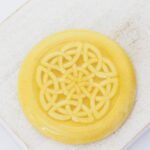 36 mm Trinity Knot Circle Beadingschool Art Cabochon Tuscan Yellow on light clay x 1 pc(s)