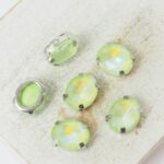 8x10 mm oval glass cabochon Peridot Shine with silver-colored claw x 6 pc(s)