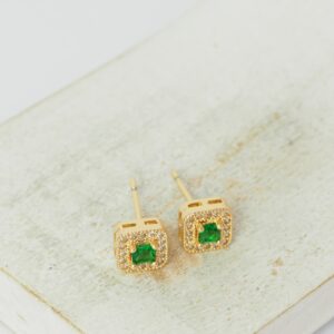 7x7 mm Square Freshwater earstud with Emerald Zircon Gold-colored x 2 pc(s)