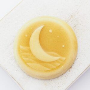 36 mm Starlit Ocean Beadingschool Art Cabochon Honey on light clay x 1 pc(s)