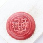 31 mm Sunburst Rosette Beadingschool Art Cabochon Red Wine on light clay x 1 pc(s)