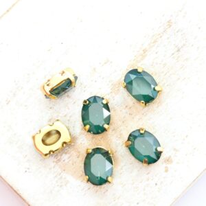 6x8 mm oval glass cabochon Emerald Matt with gold-colored claw x 6 pc(s)