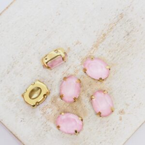 6x8 mm oval glass cabochon Light Rose Matt with gold-colored claw x 6 pc(s)