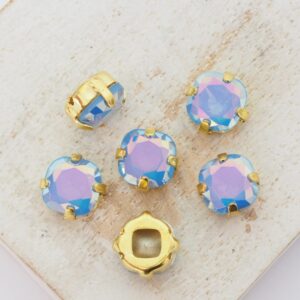 8.5x8.5 mm square glass cabochon Sapphire Opal AB with gold-colored claw x 6 pc(s)