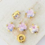 8.5x8.5 mm square glass cabochon Violet Opal AB with gold-colored claw x 6 pc(s)
