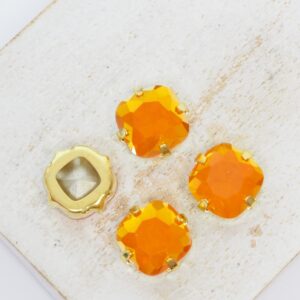 11x11 mm square glass cabochon Copper Opal with gold-colored claw x 4 pc(s)