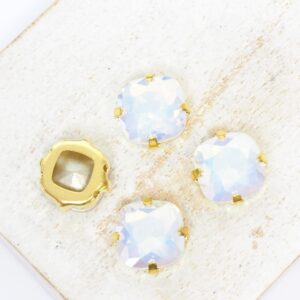 11x11 mm square glass cabochon White Opal AB with gold-colored claw x 4 pc(s)