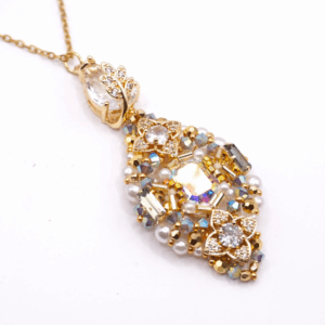 BELVEDERE pendant beading tutorial by Laura Embrey