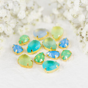 10x14 mm pear glass cabochons with claw