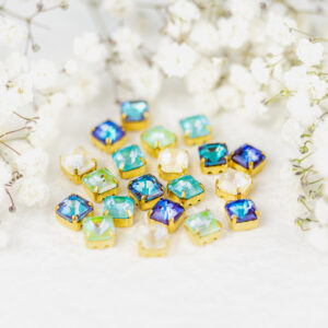 8x8 mm square glass cabochons with claw