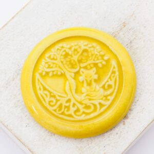 36 mm Forest Fox Dream Round Beadingschool Art Cabochon Tuscan Yellow on light clay x 1 pc(s)