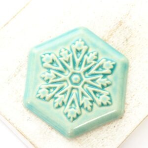 31x35 mm Hexagon Snowflake Beadingschool Art Cabochon Aqua on light clay x 1 pc(s)